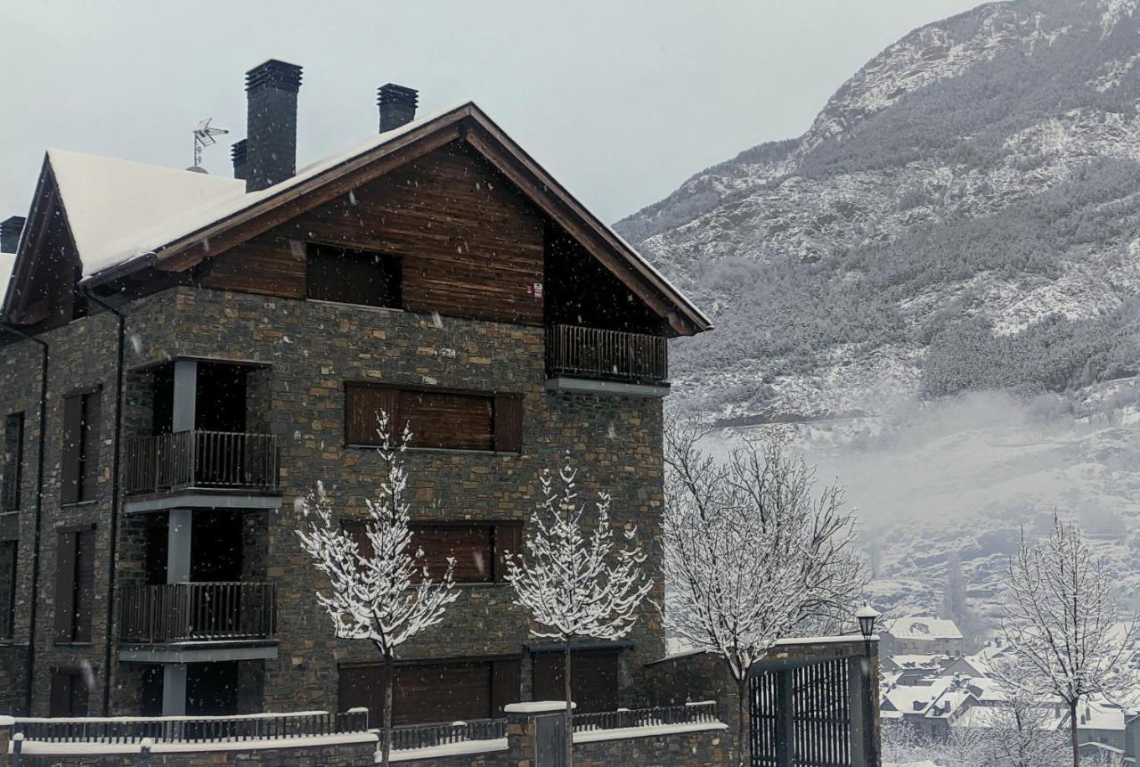 Pleta Del Mon Atico Apartment Benasque Exterior photo